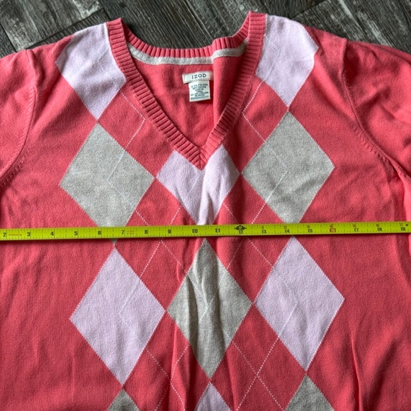 Vintage Izod woman's Argyle Sweater - Picture 4 of 5